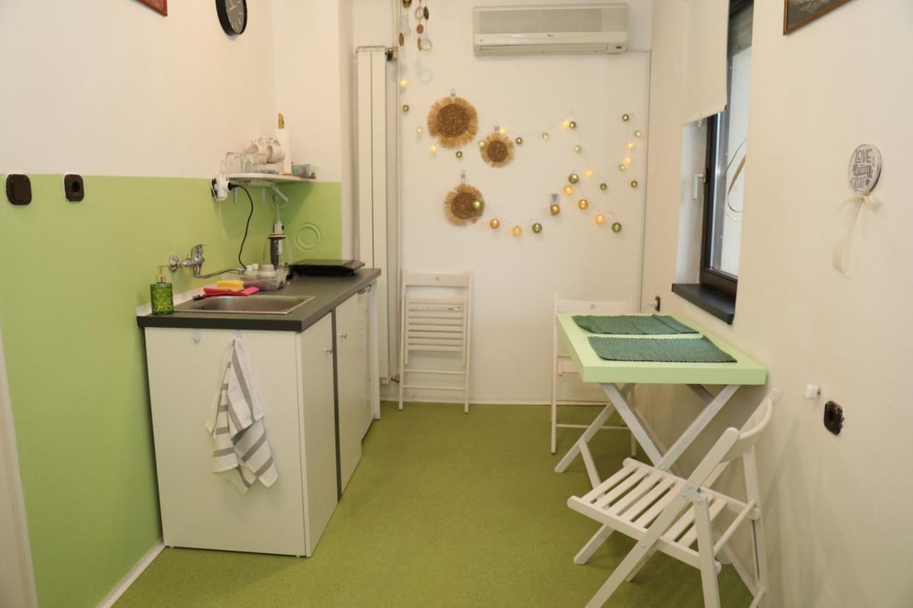 Maple Place เวลิคาโกริตซา ภายนอก รูปภาพ